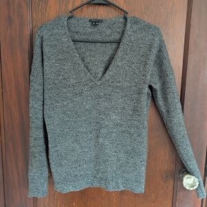 Theory Wool Gray V Neck Sweater Size P